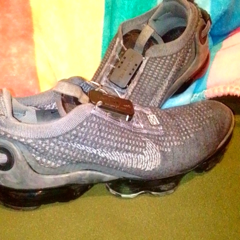 Woman's vapor max